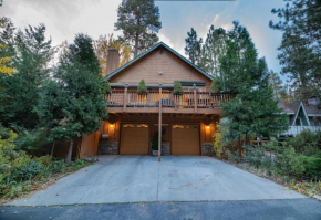 Treetop Bearadise - Best mountain living in a nicely furnished and decorated home